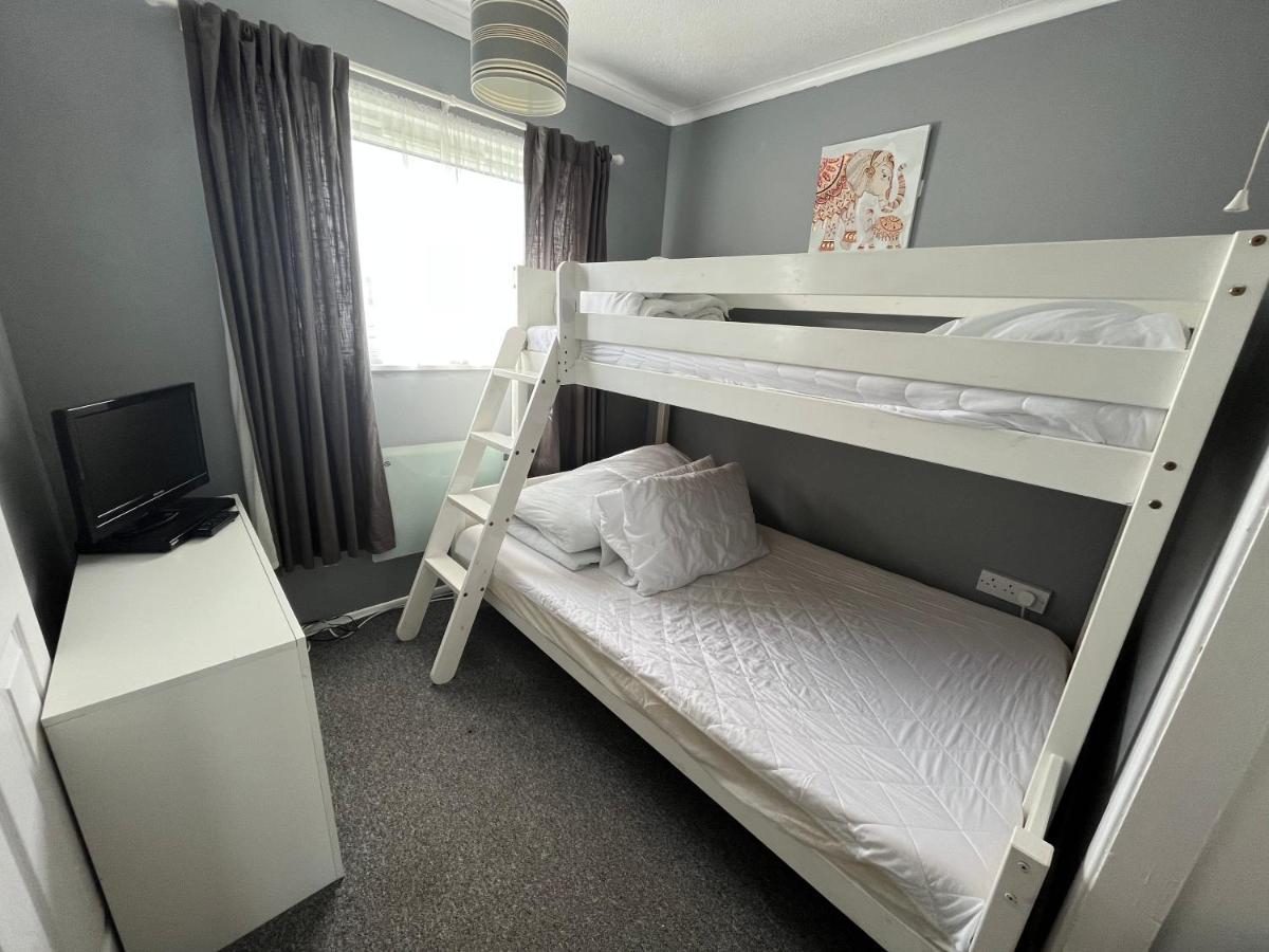 Signature, Scratby - Two Bed Chalet, Sleeps 7, Free Wi-Fi, Bed Linen And Towels Included, Pets Welcome And Onsite Entertainment Available エクステリア 写真