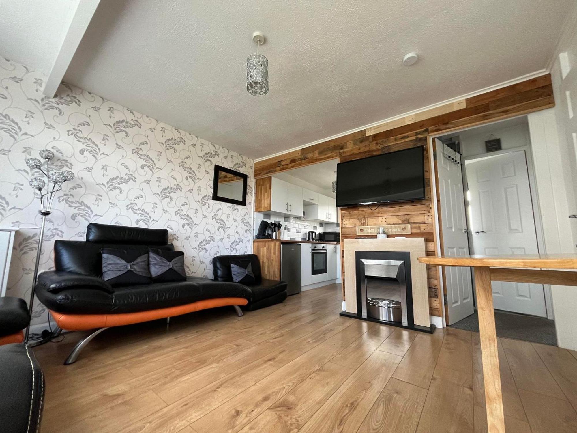 Signature, Scratby - Two Bed Chalet, Sleeps 7, Free Wi-Fi, Bed Linen And Towels Included, Pets Welcome And Onsite Entertainment Available エクステリア 写真